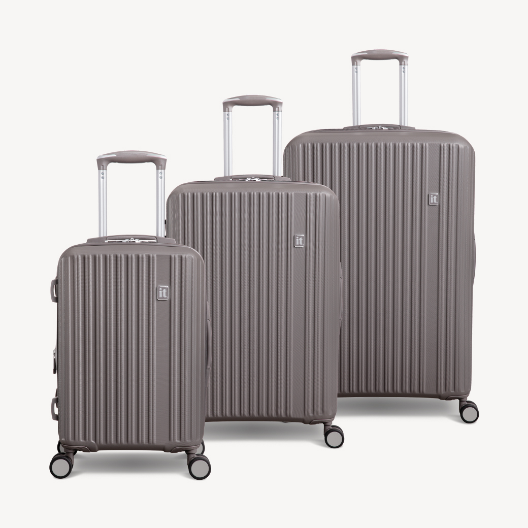 Коллекция чемоданов St Tropez it luggage черного цвета из поликарбоната (S, M, L): увеличение объема, замок TSA, маневренные колеса 360°