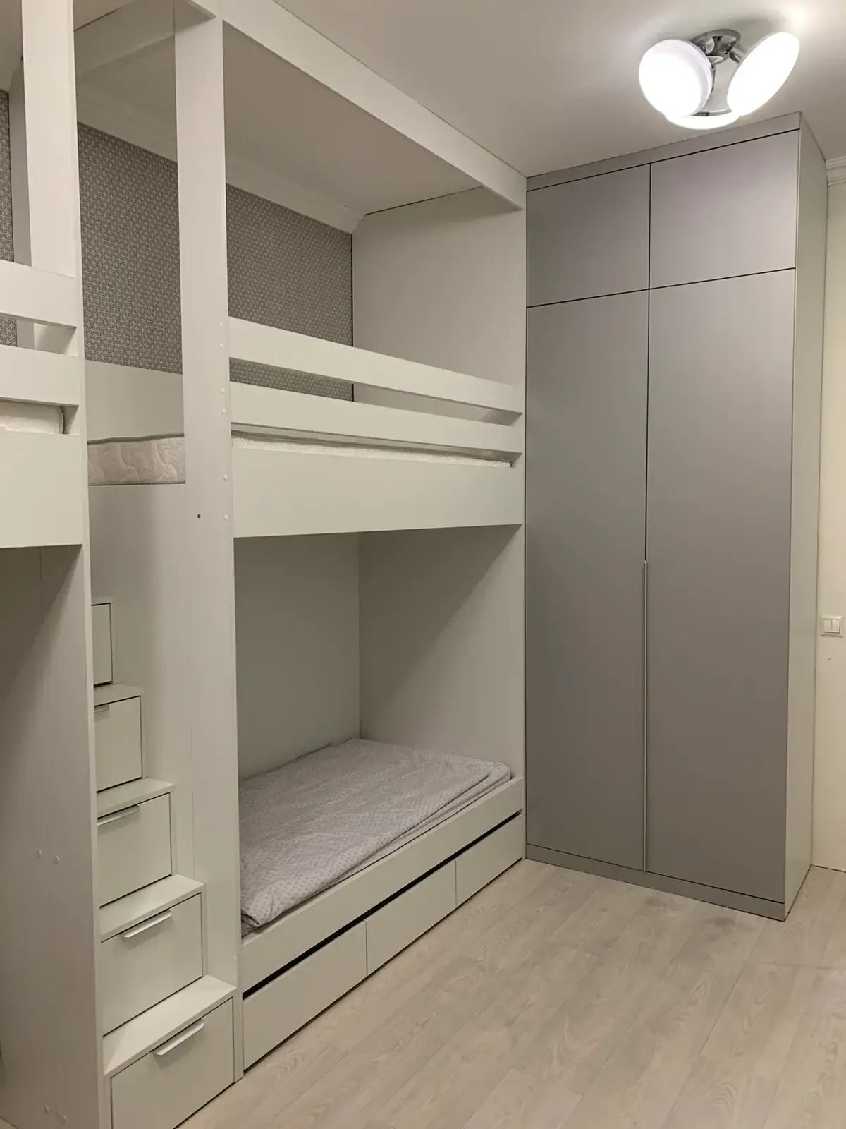 вухъярусные кровати оптом для детей на заказ в Сургуте