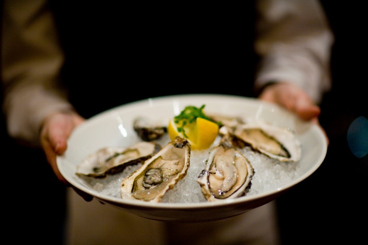 Морепродукты устрицы