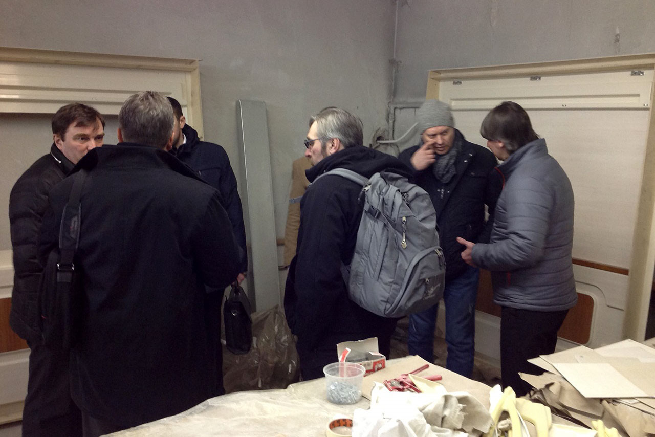 Совещание по изготовлению деталей монорельсового вагона Стрела