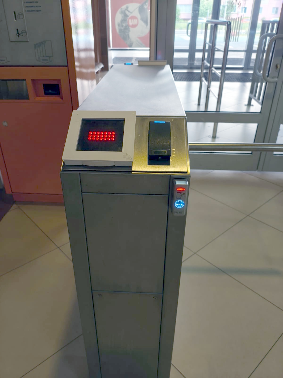クリアソン新宿　支給？　プラクティス　XO 番号入り　26-0407 QR-X-7 Считыватель QR и штрихкодов для СКУД накладной HidDen Lab