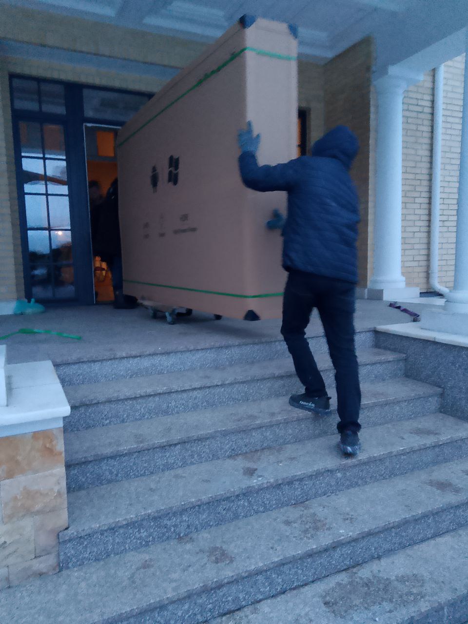 Такелажные работы: перемещение крупногабаритного оборудования