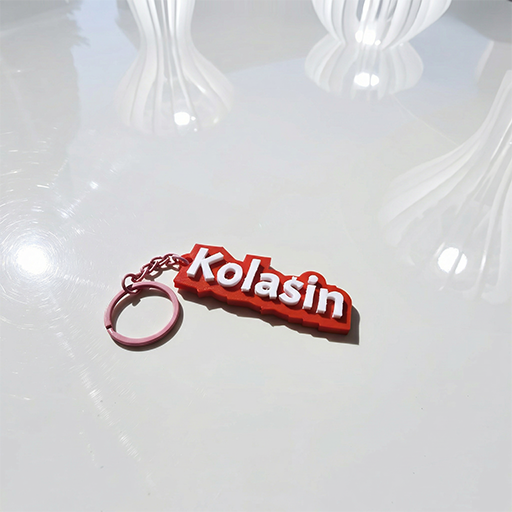 Brendirani suvenirski privjesak sa natpisom Kolašin (Crna Gora)