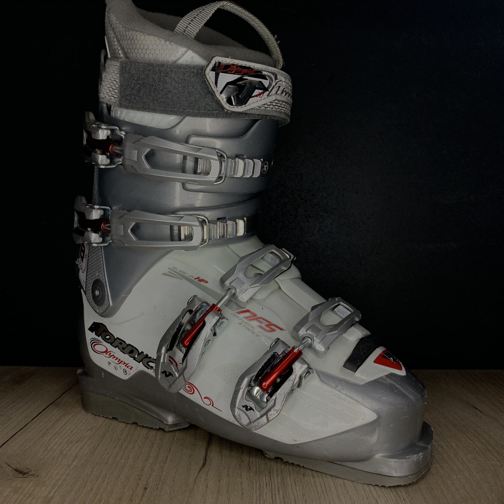Ботинки NORDICA Olimpya Flex 50 -  прокат горных лыж в Омске