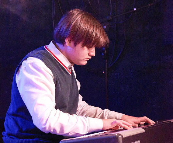 уроки фортепиано, синтезатор