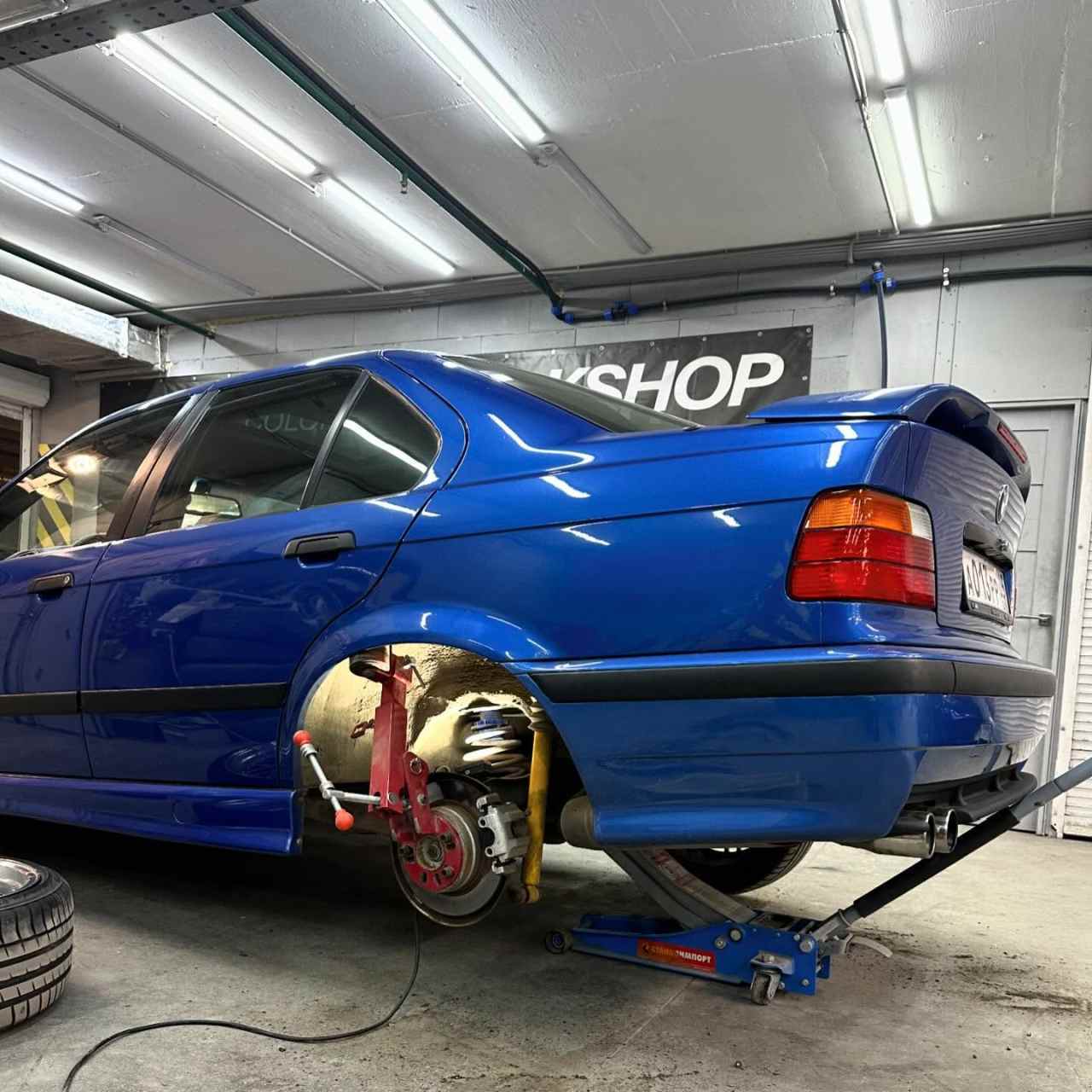 Раскатка арок BMW