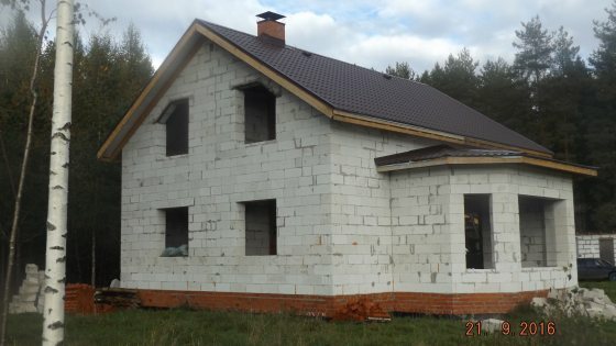 122м2, 10х10м) Готовый проект дома из газобетона с мансардой и гаражом AS-2077