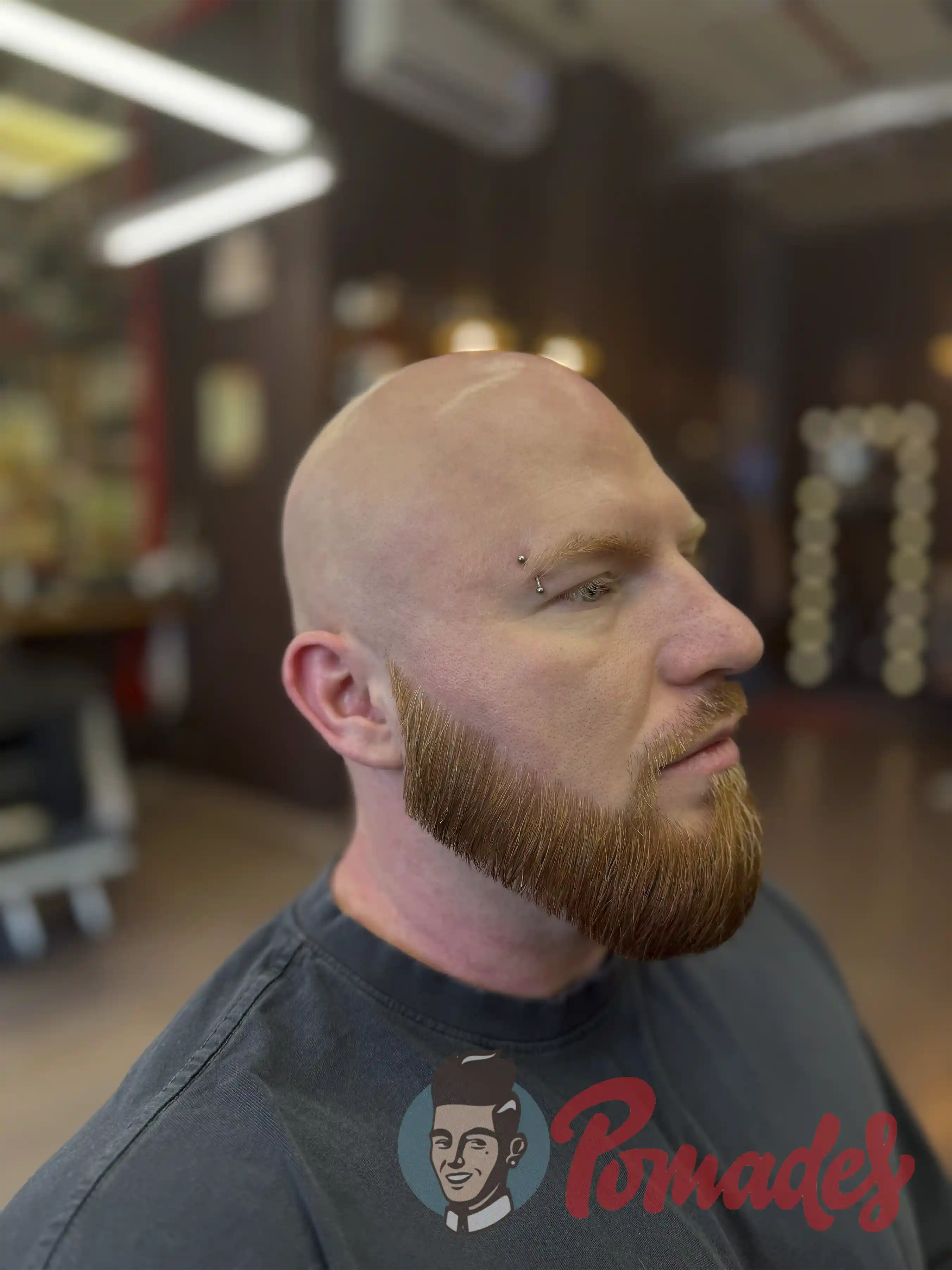 Мужская стрижка в барбершопе Pomades Верхние Лихоборы, моделирование бороды