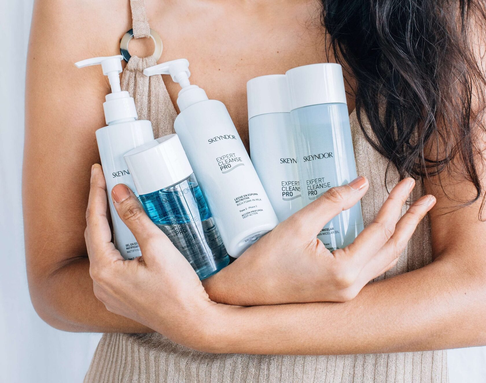 Продукти от линията Expert Cleanse Pro на марката Skeyndor