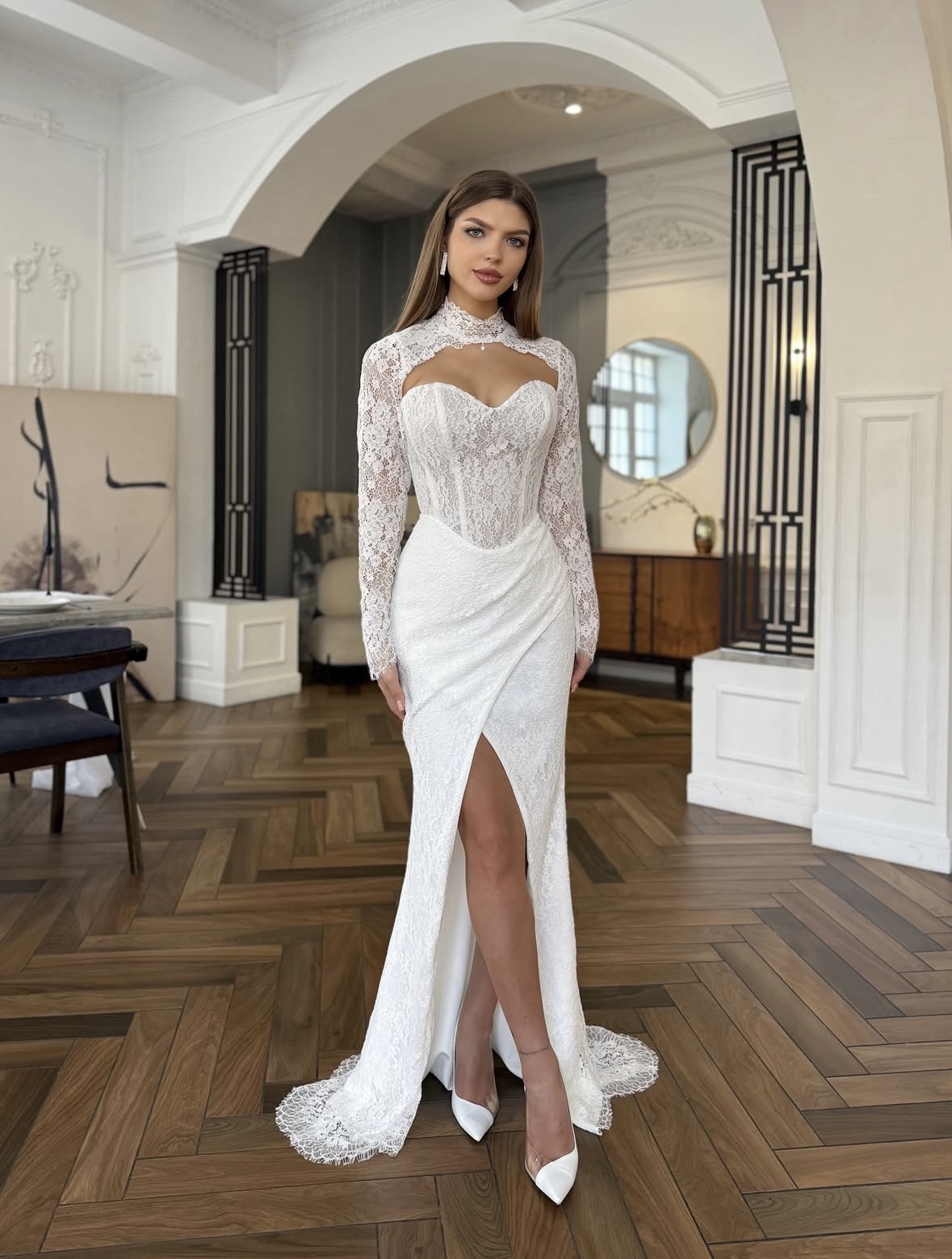 платье свадебное кружевное по фигуре с разрезом