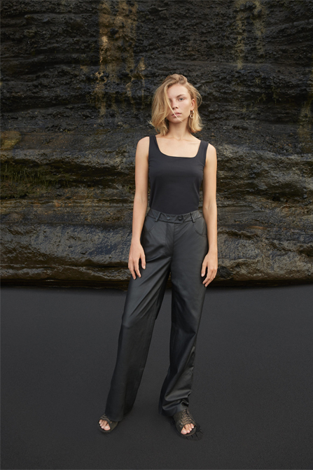 Зимняя женская куртка. GATE31 — это минималистичный бренд верхней одежды из Санкт–Петербурга