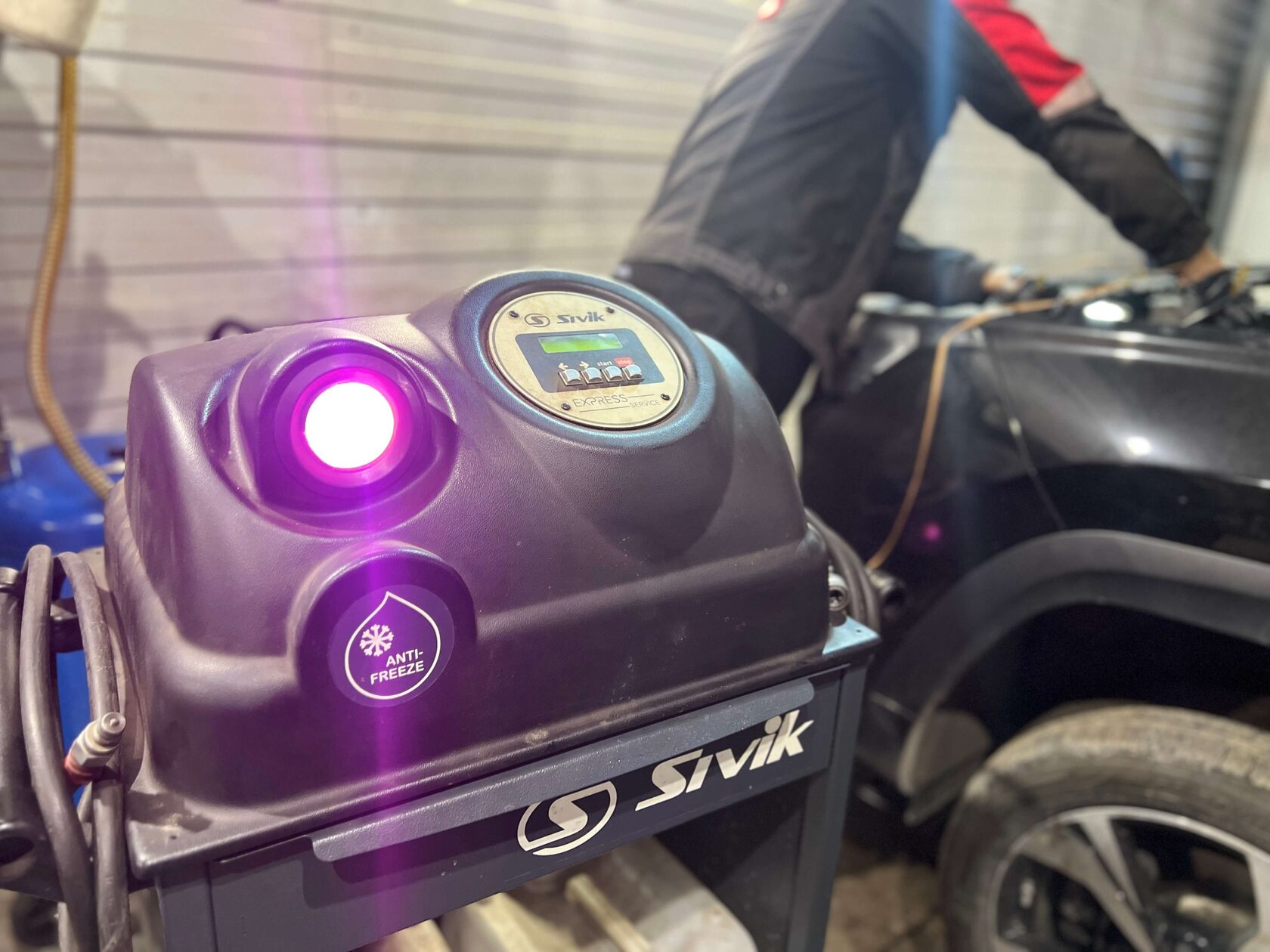 Заменили антифриз установкой на Москвич 3