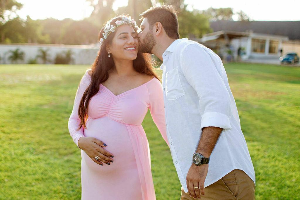 Capturing the Beauty of Motherhood: Maternity Photography on Mombasa's Jumeirah Beach