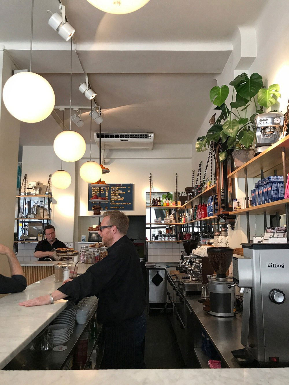 Скандинавский интерьер Kaffe 1668 в Стокгольме