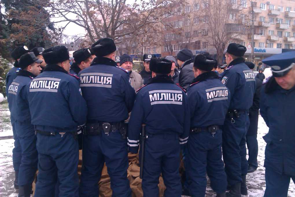 військові пенсіонери, що не служать у війську