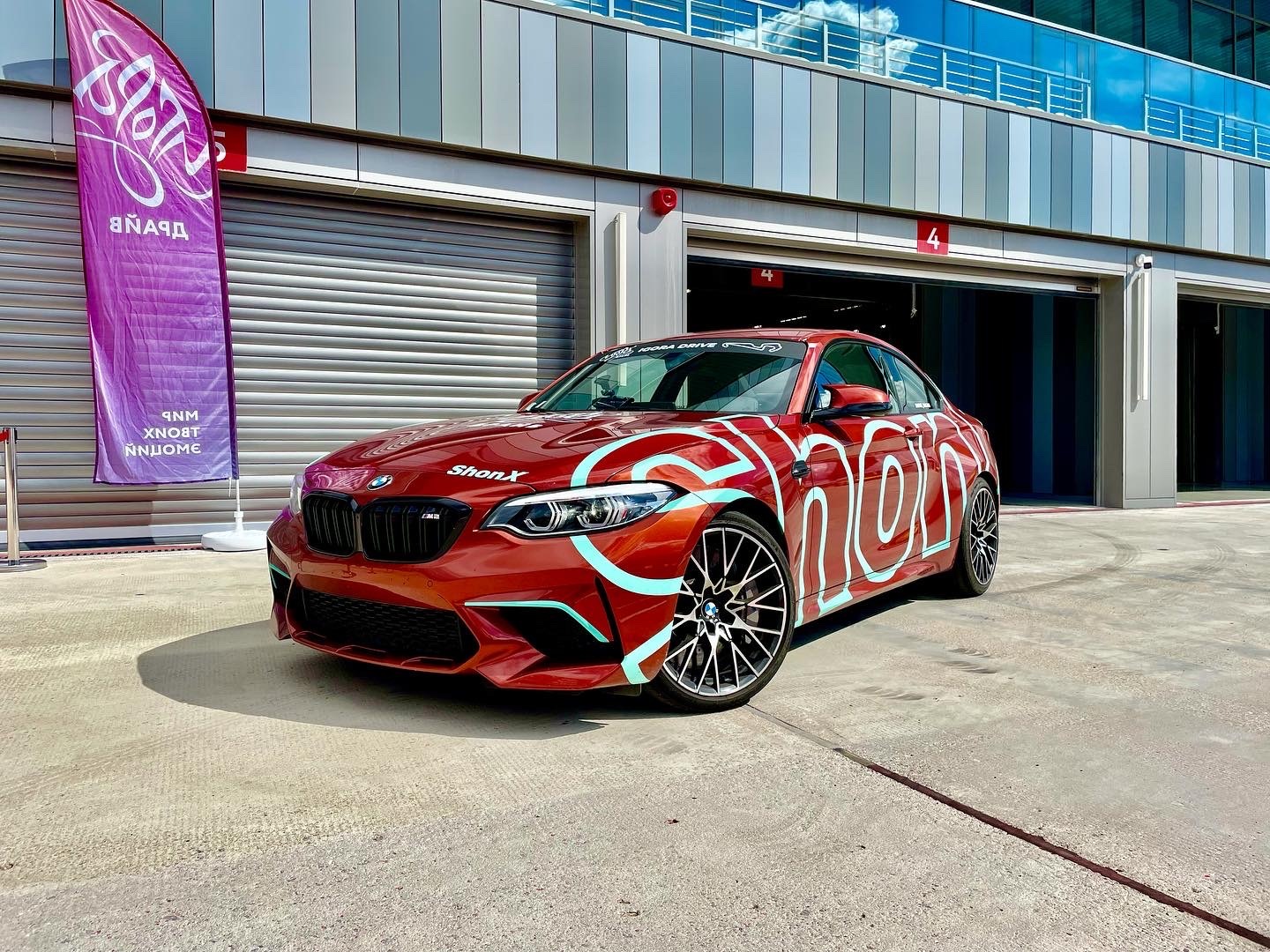 Аренда спортивного BMW M2 для заездов по гоночной трассе Игора Драйв