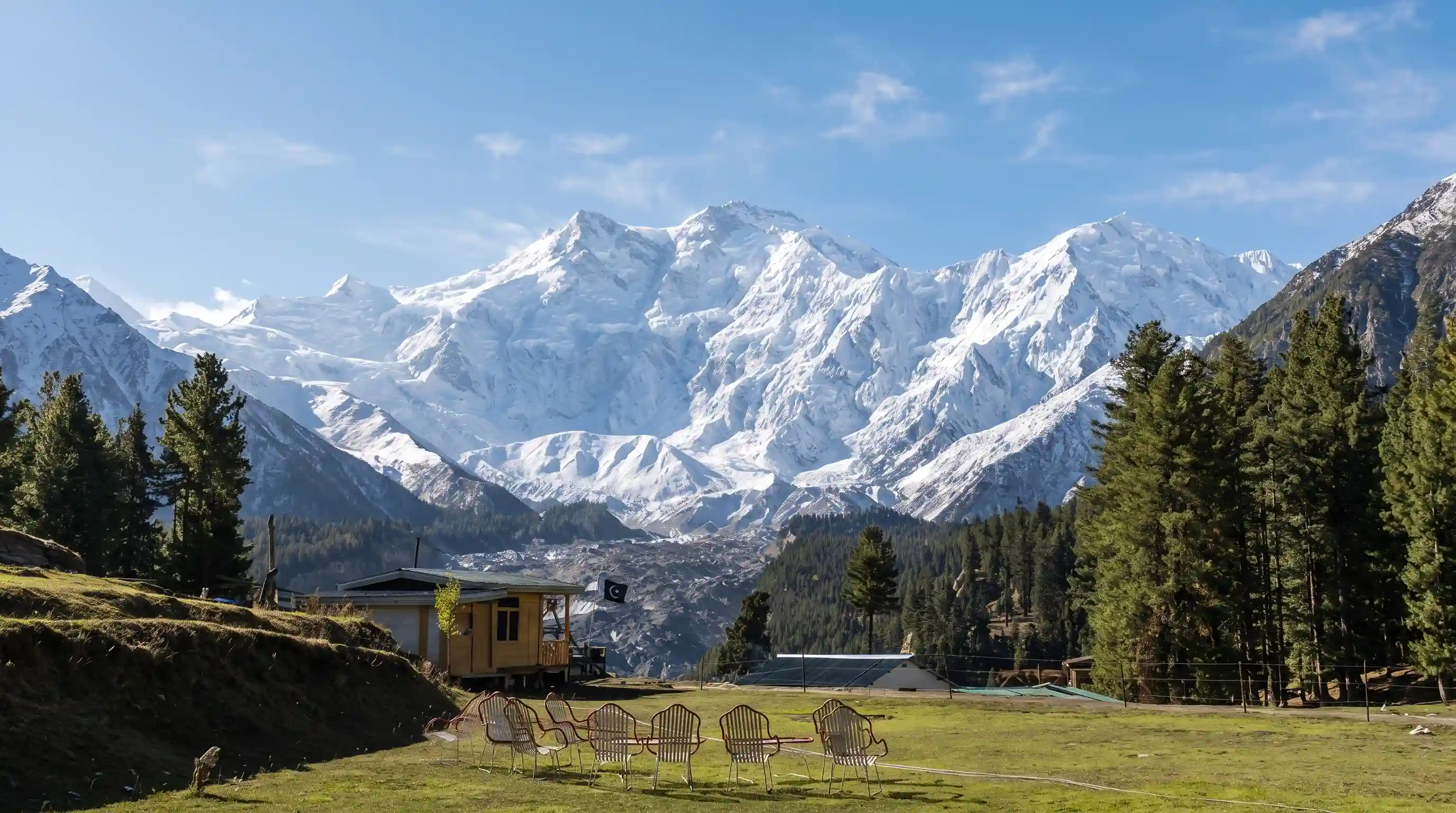 Вид на Нанга Парбат со Сказочных лугов (Fairy Meadows), Пакистан