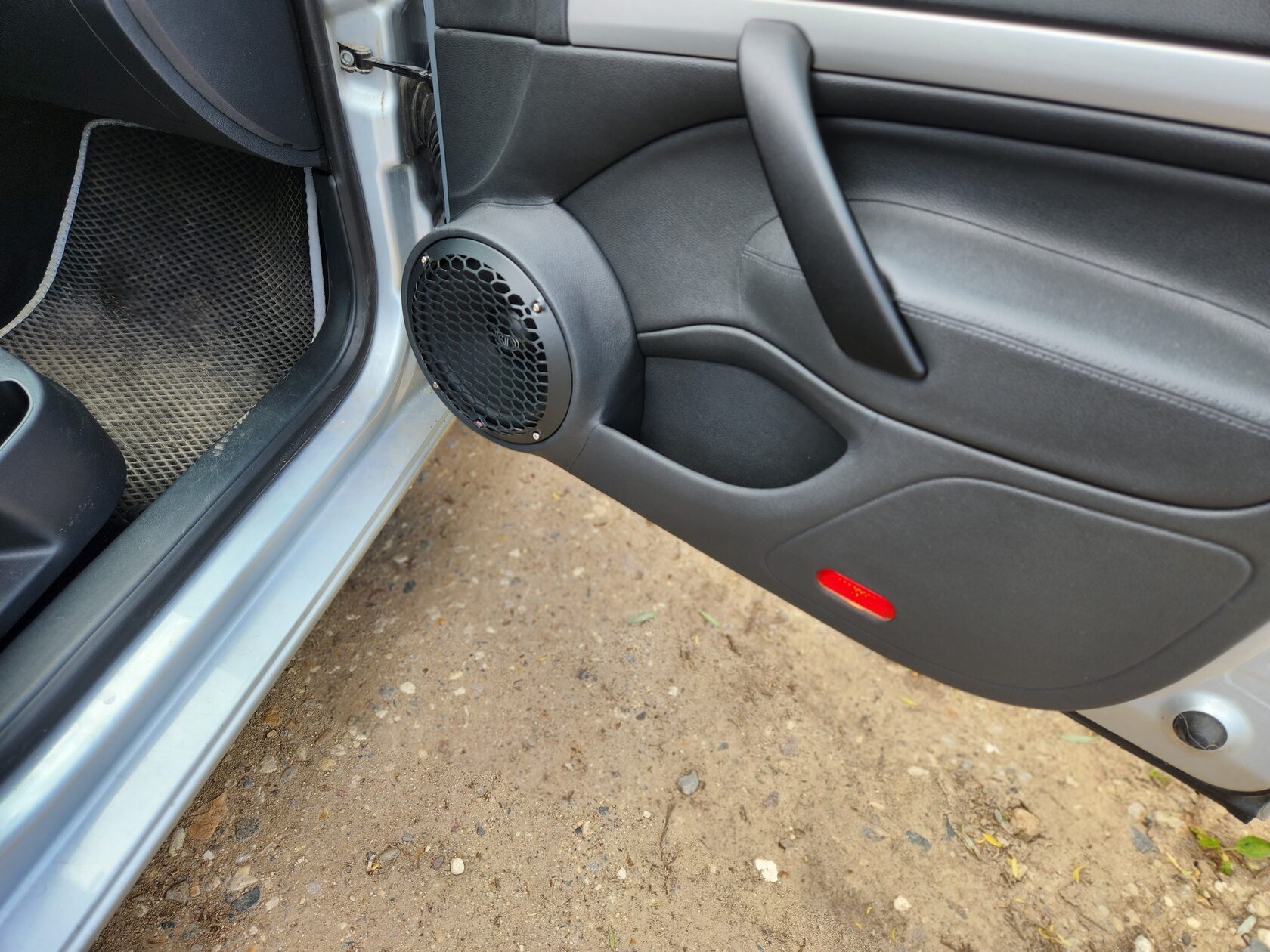 установка акустики skoda octavia a5