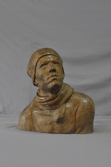 бюст спортсмен лыжник дерево