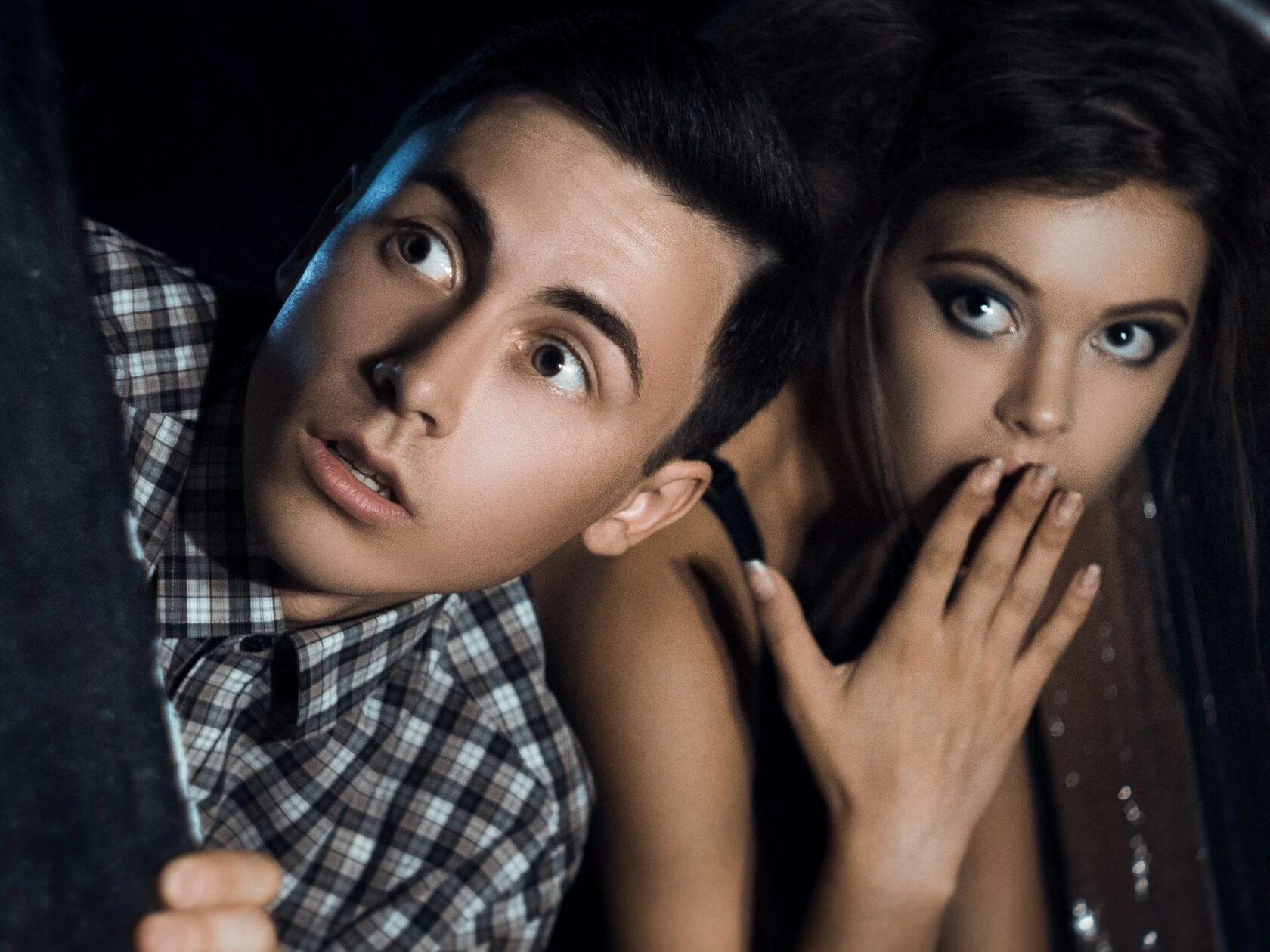 фото нанесения макияжа на лицо девушки 