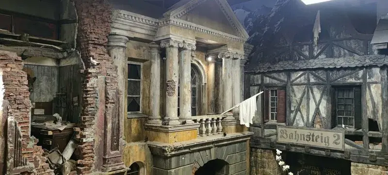 Инсталляция Пропавшие в кинохронике на Ленфильме в Санкт-Петербурге 15-16 ноября.