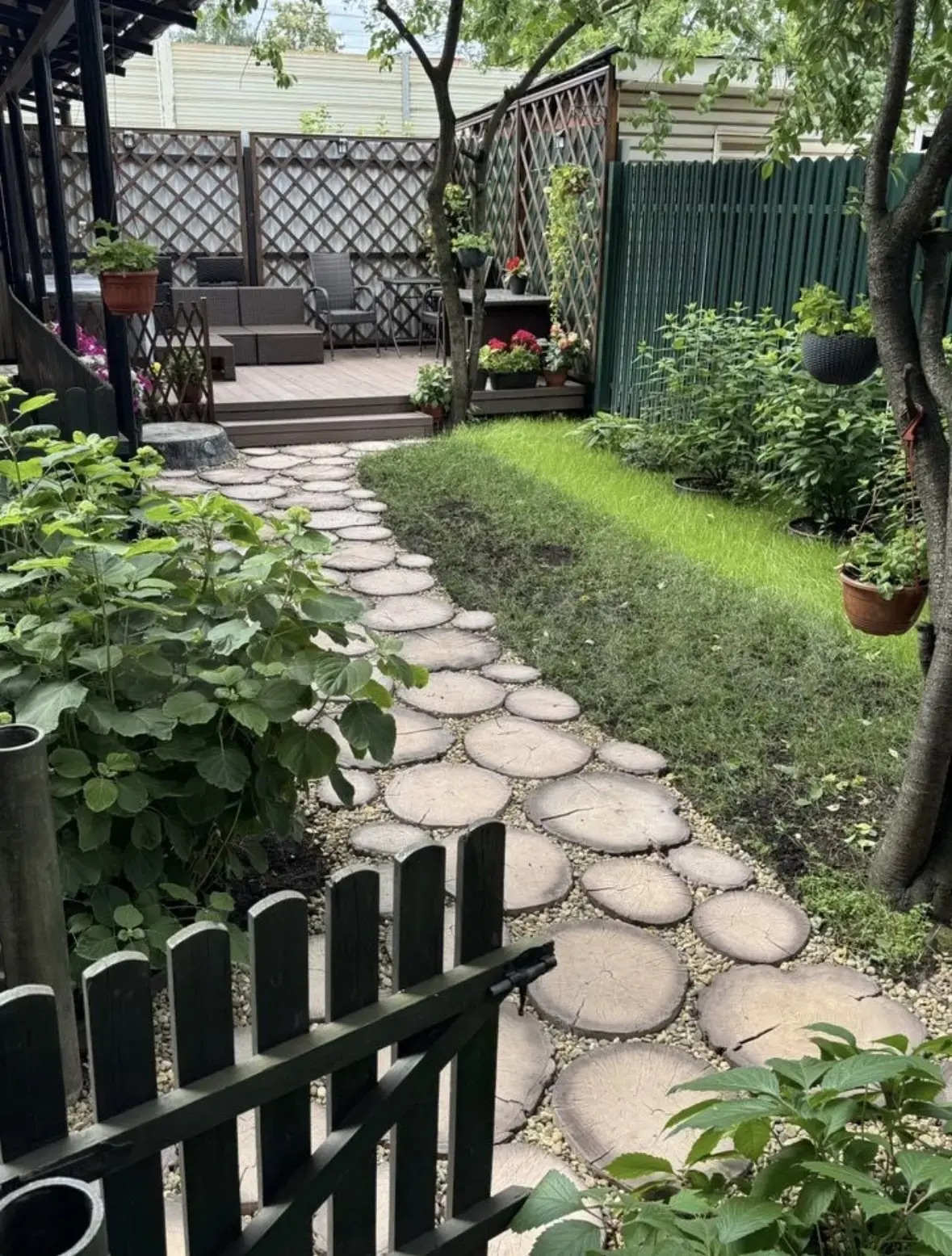 Дорожка в саду