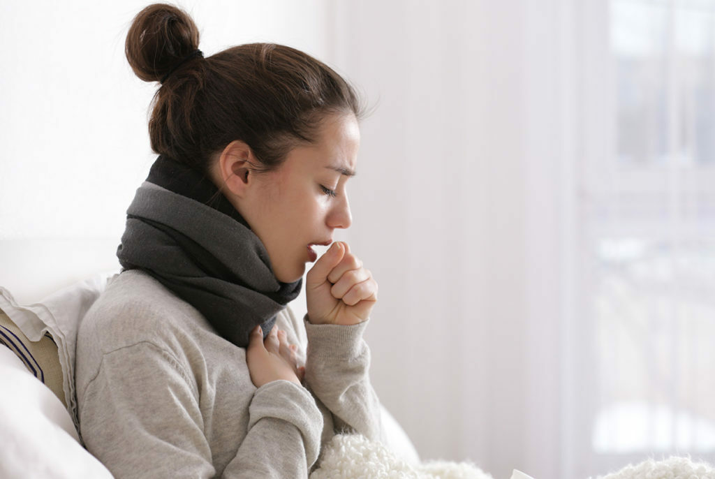 Чем лечить сильный кашель с мокротой без температуры?