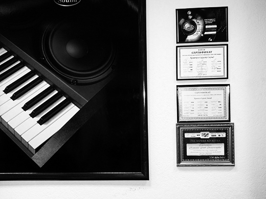 acoustic word, мир акустики, домашний кинотеатр, кино, кинотеатр, фильм, звук, колонки, стойка, строительство, экран, диван, индивидуальный, семейный кинотеатр, попкорн, отдых, заказ мебели, инсталляция, обучение, LP проигрыватели, система умный дом, кабель на заказ, мебель на заказ, Трейд-Ин, рабочий процесс