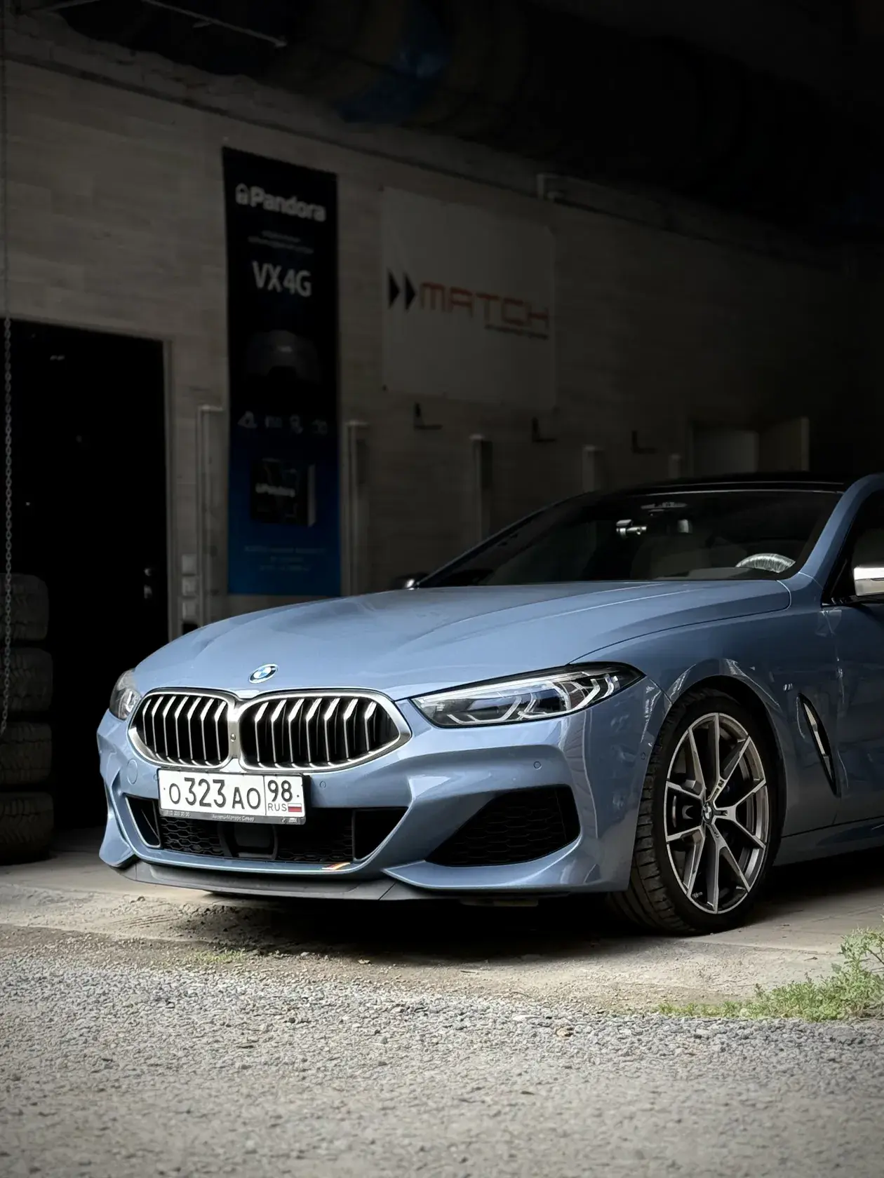 BMW 850i в боксе Legend Auto