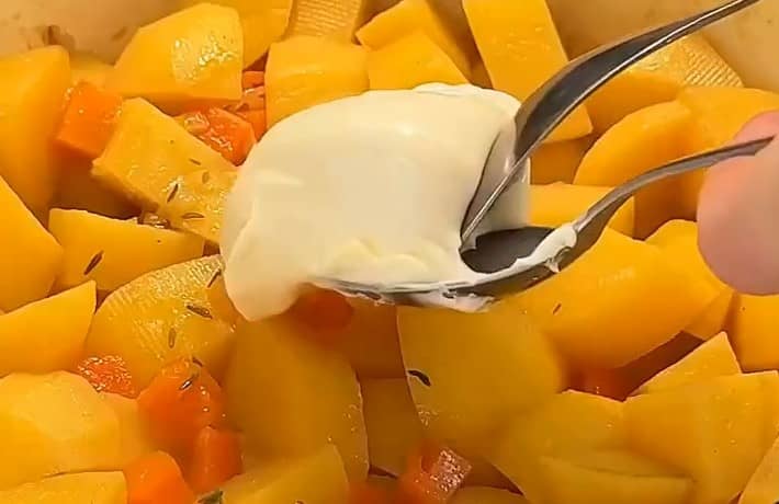 Приготовление немецкого картофельного супа с беконом: шаг 5