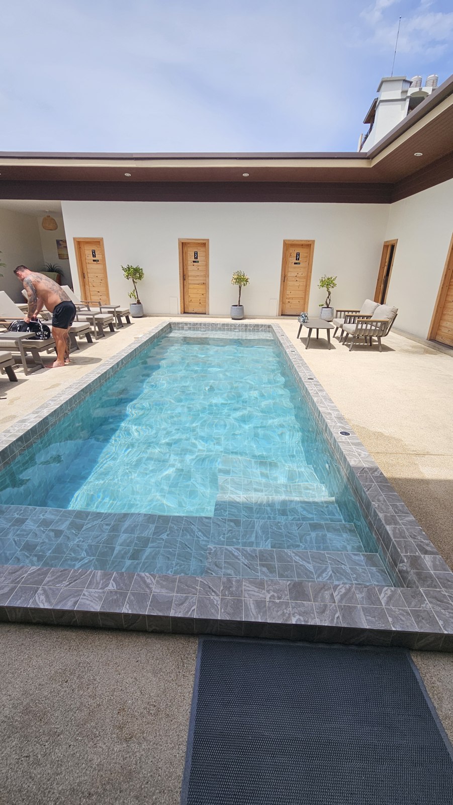 Солёный бассейн и холодная купель в Regen Spa на Пхукете
