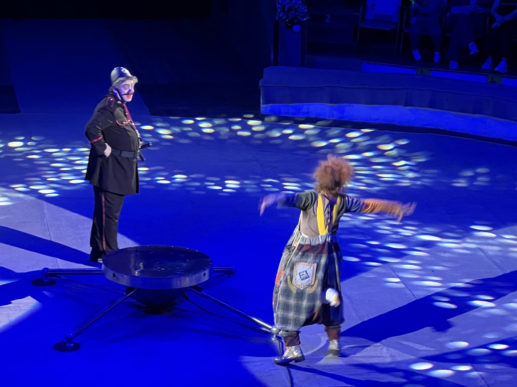 гастроли цирка. новогодняя феерия цирк краснодар. краснодарский цирк. новогодняя феерия краснодар. 24 декабря цирк запашных.