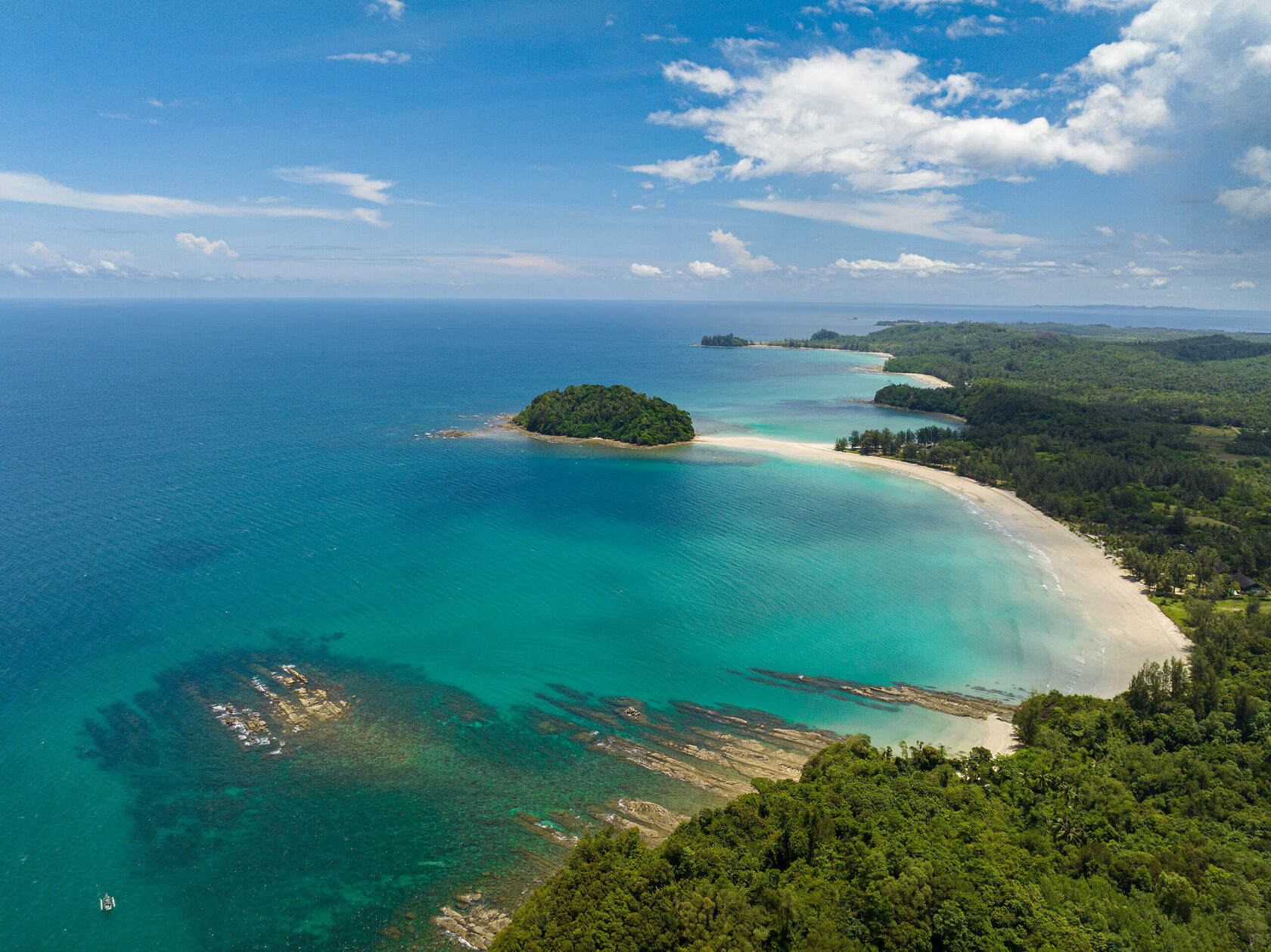 Новый курорт Club Med Borneo на тропическом побережье Малайзии