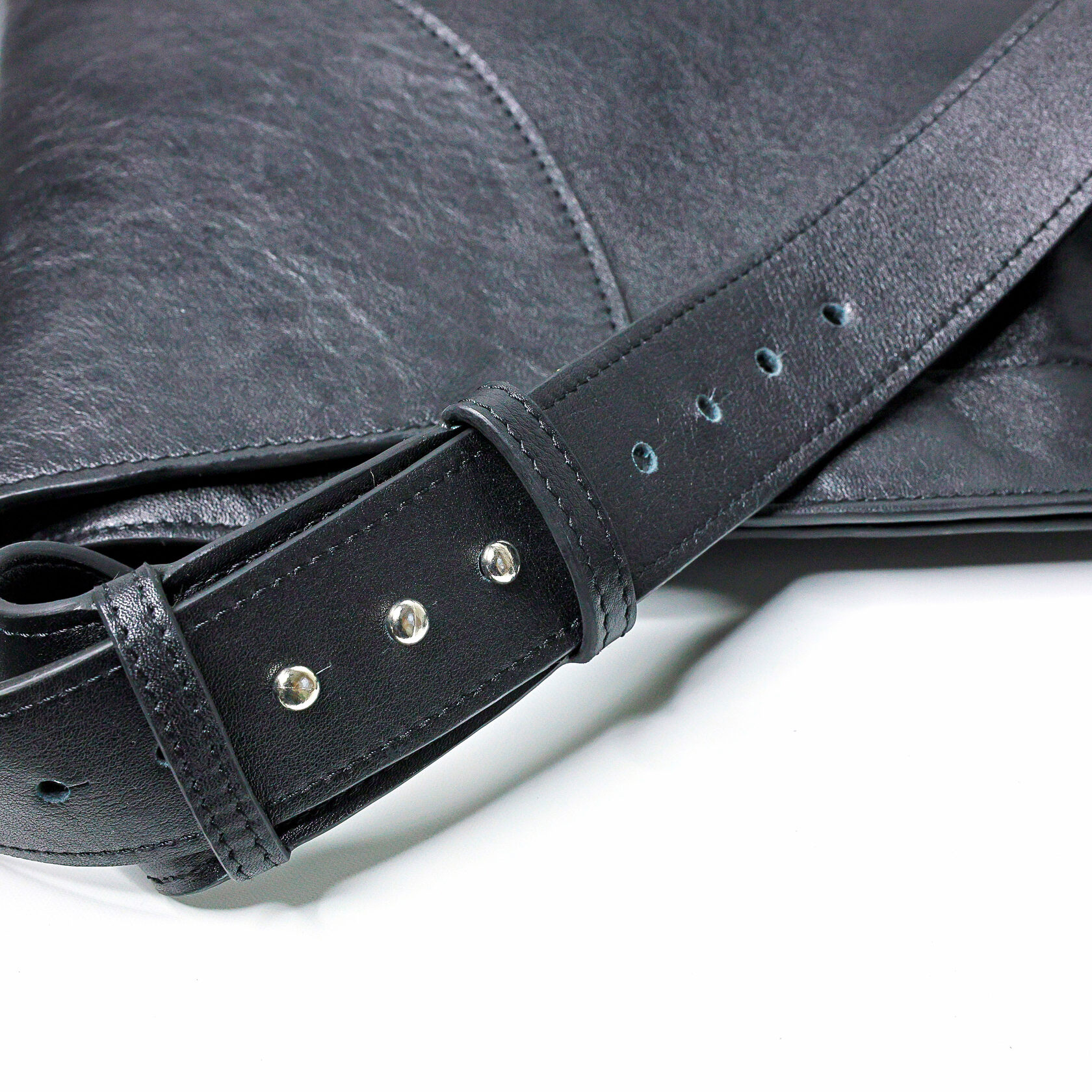 объемная дизайнерская сумка Wave тоут черного цвета из натуральной кожи премиум качества