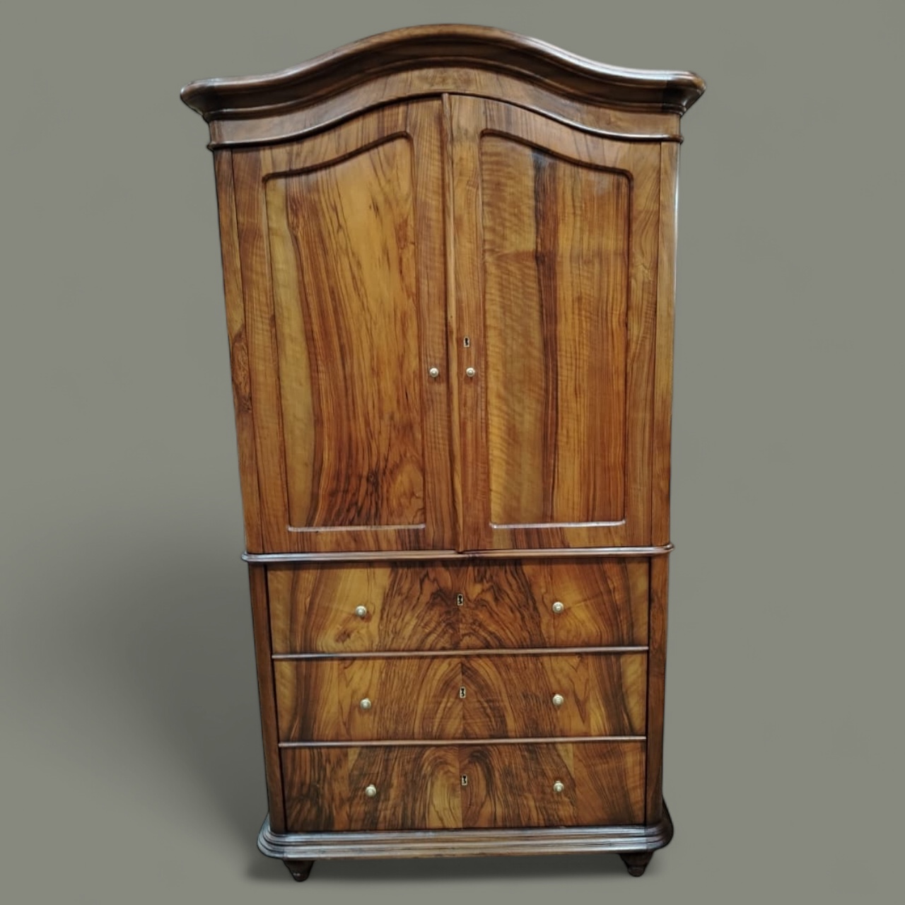 Реставрация шкафа/шифоньера 19 века