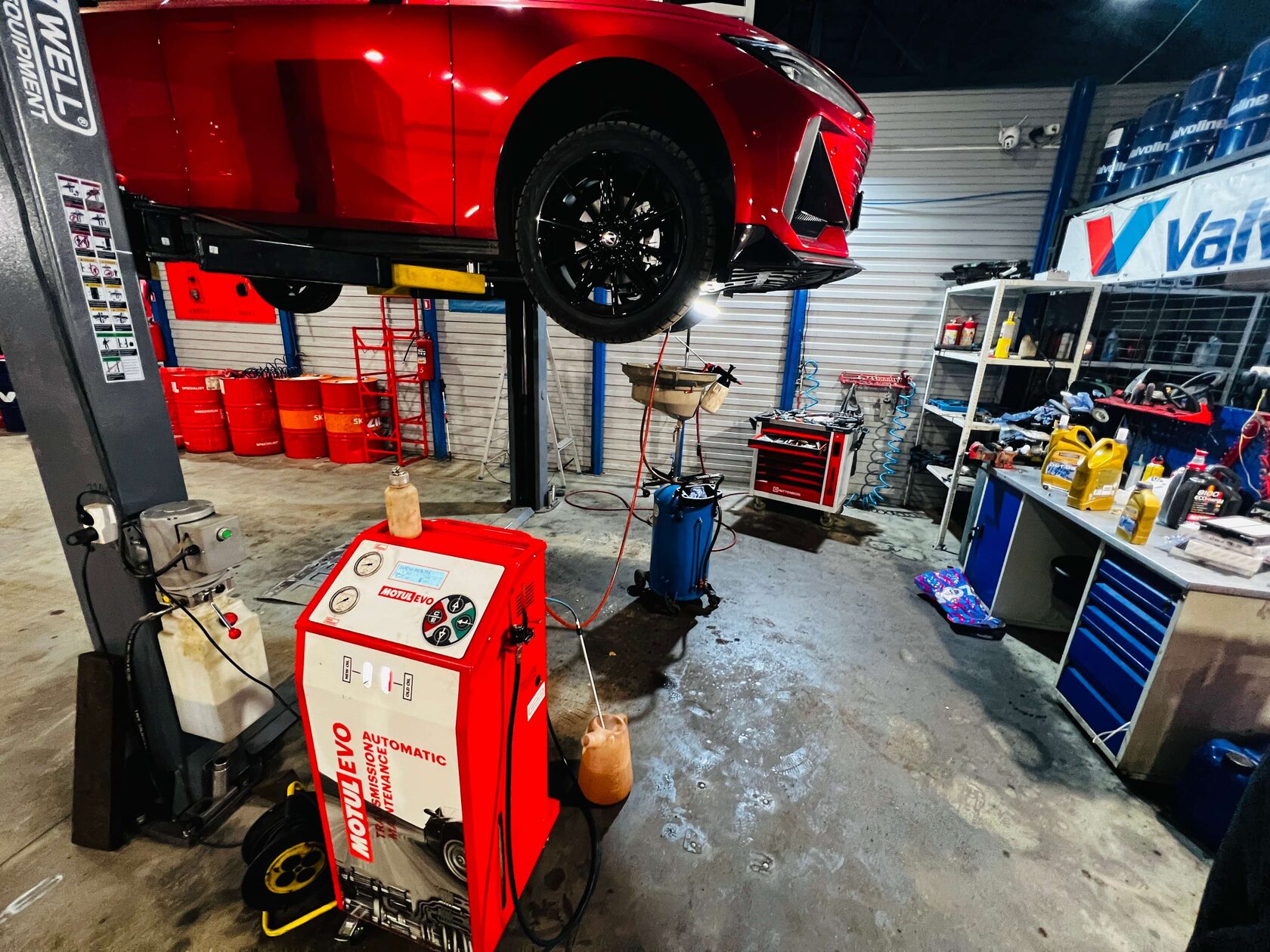 Заправка масла Ravenol в DF727