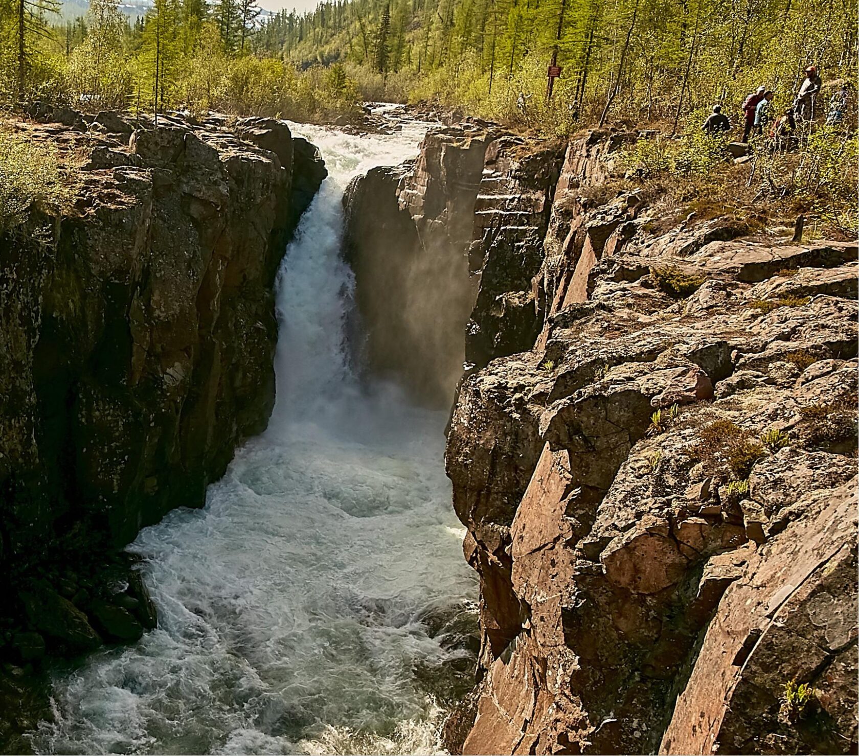 Иркиндинский водопад