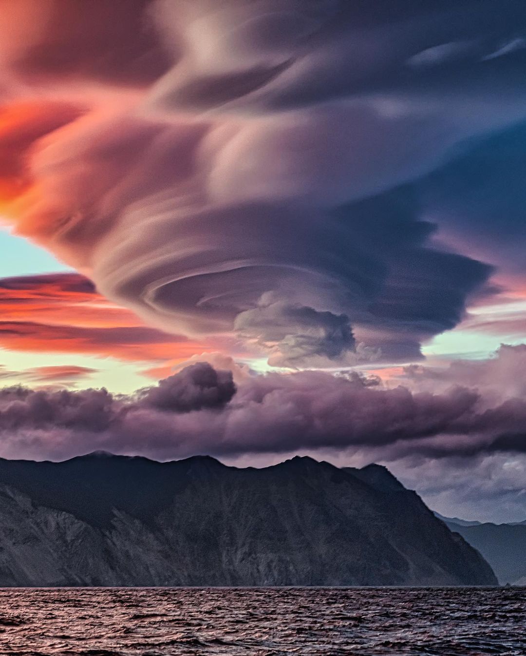 лентикулярные облака 