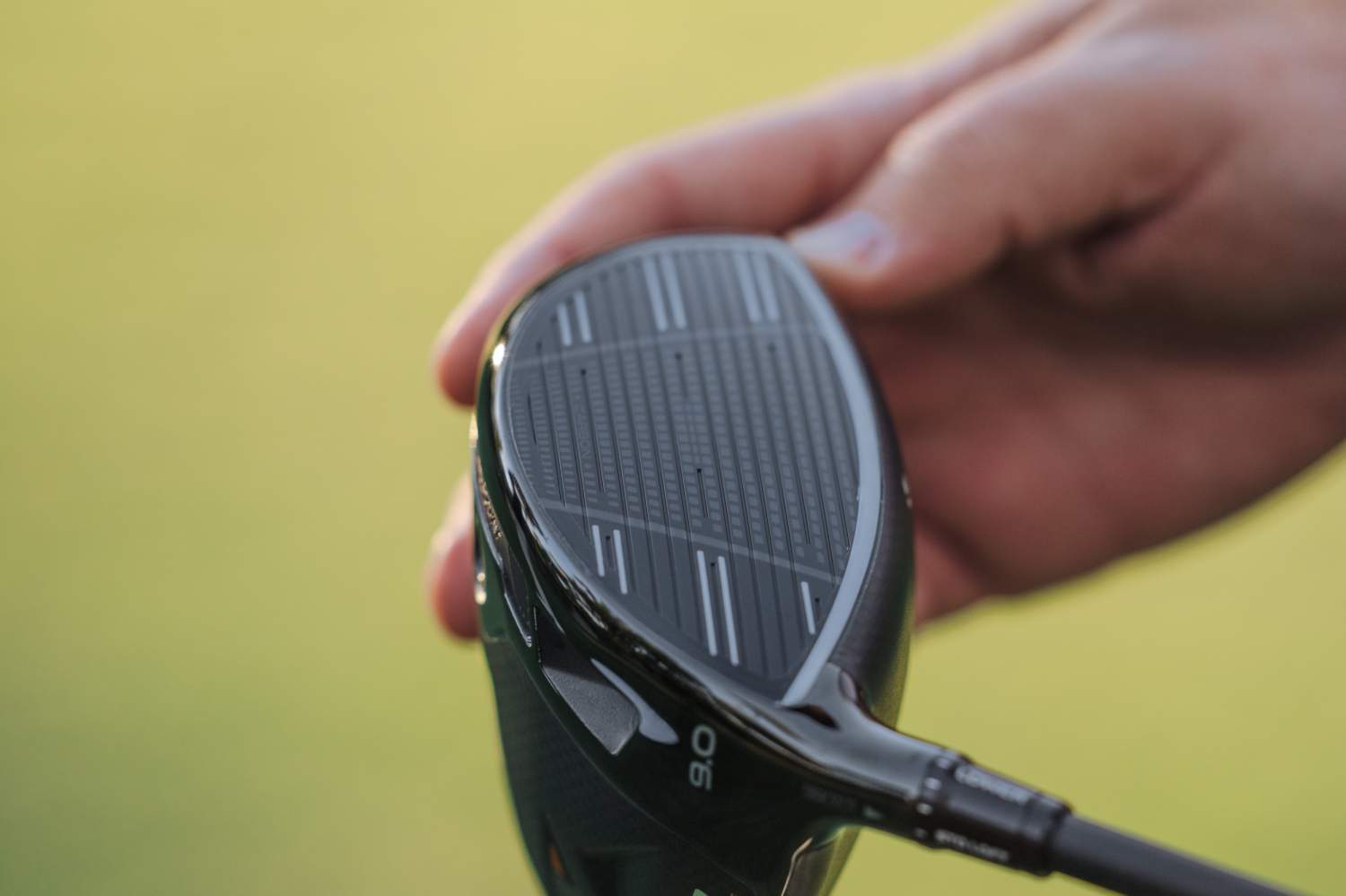 Бьющая поверхность драйвера Qi4D