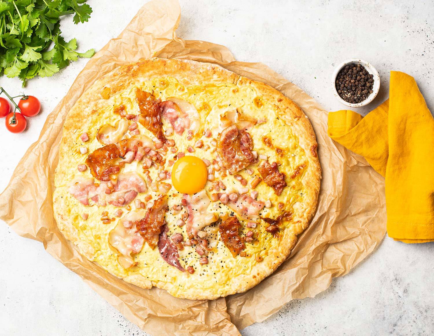 Пицца с яйцом сверху рецепт с фото в домашних