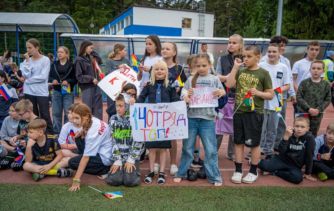 Матч Века в "Россони": Традиция, Сплоченность и Любовь к Футболу!, изображение №10