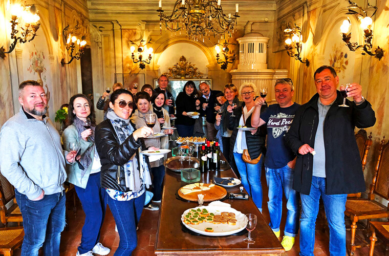 Винные туры – это отдых, полезные знакомства и повышение знаний и статуса