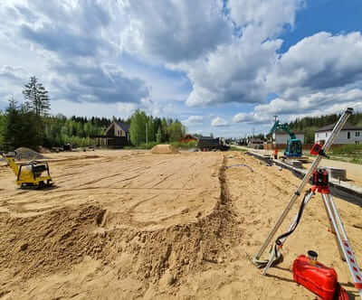 Подготовка участка к строительству, разработка участка под ключ цена в спб и области
