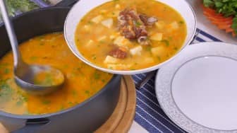 Приготовление горохового супа с копчёными свиными рёбрышками: шаг 11