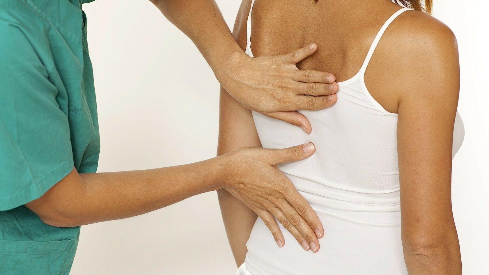 Боль в спине под ребрами: причины, диагностика и лечение