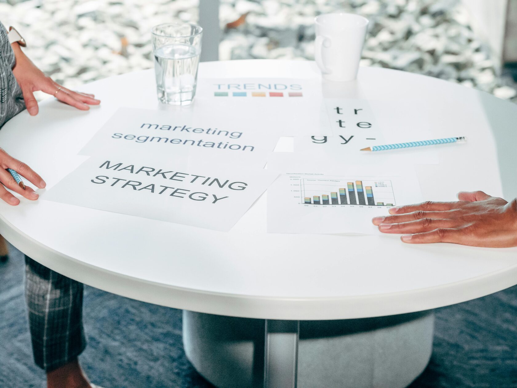 10 ключевых трендов развития ИИ в 2025 году: как бизнес использует генеративные модели, автоматизацию и мультимодальные технологии для роста и повышения эффективности.