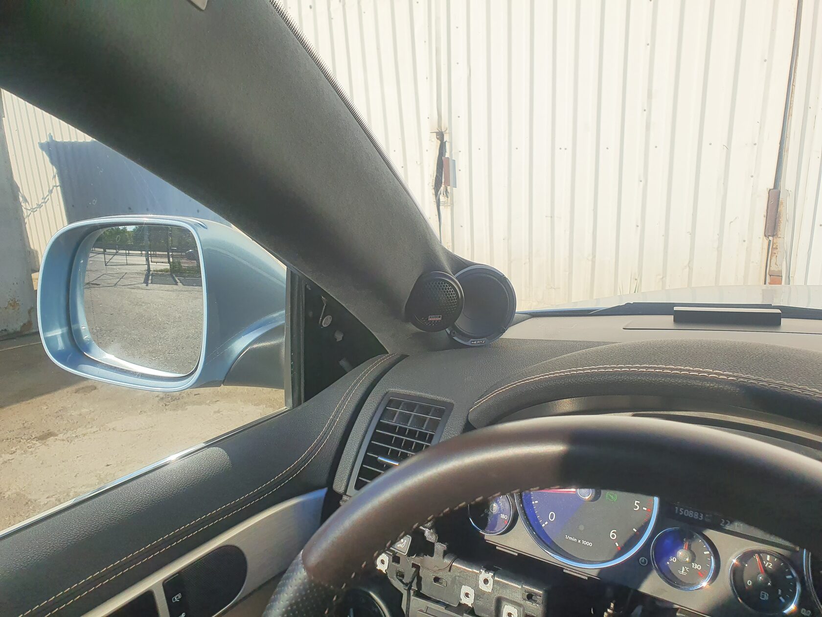 установка автозвука туарег