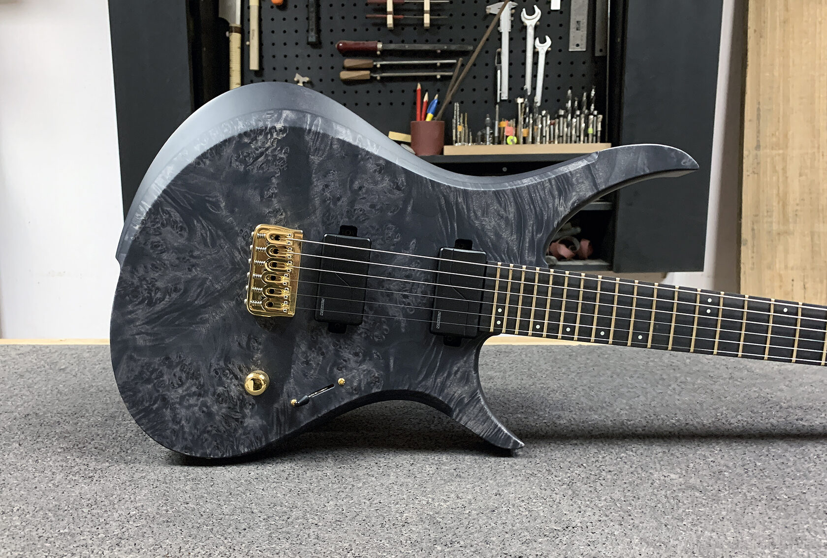 ギター Adversary guitars Keto 7st ギター Adversary guitars Keto 7st sddefault.jpg