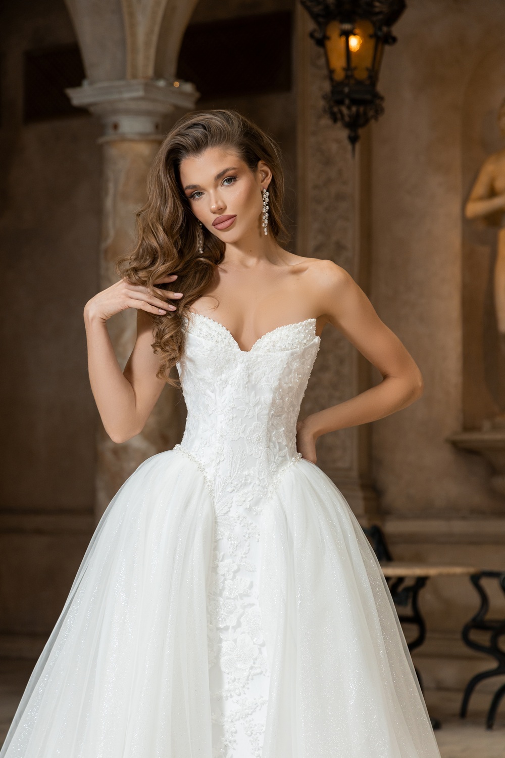 свадебное платье с красивым корсетом Батайск