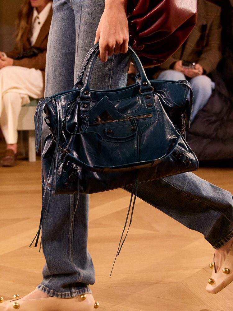 Balenciaga Весна 2026 Сумки21